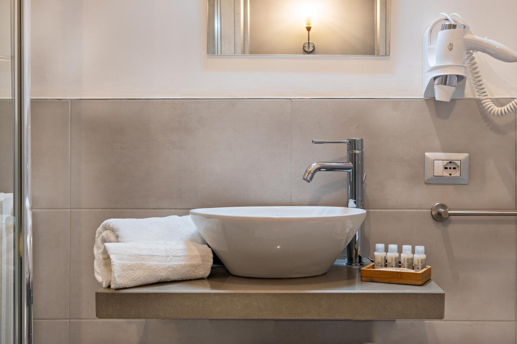 Penthouse Station Luxury Apts Le Dimore Бриндизи Экстерьер фото